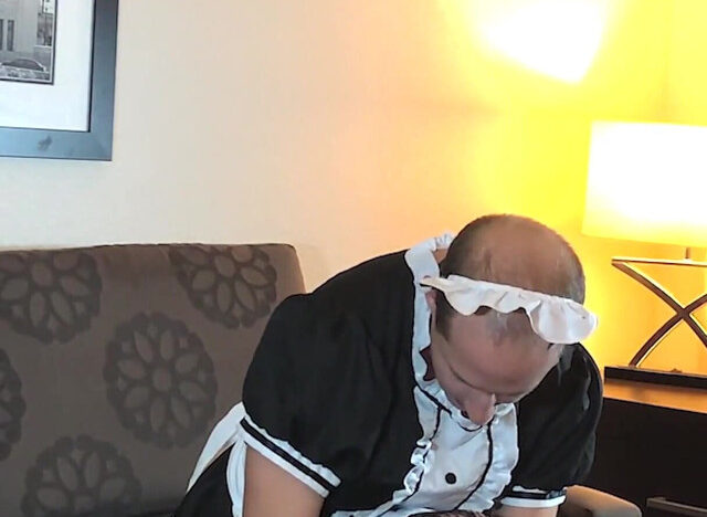 Unemployed Man Uses Feminization to Land a Job
