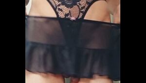 Cross-dressing performer shows off daddy’s toy
